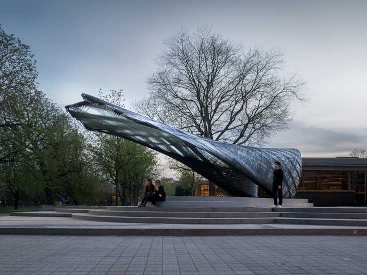 Pavilion made of carbon-glass fiber reinforced/2