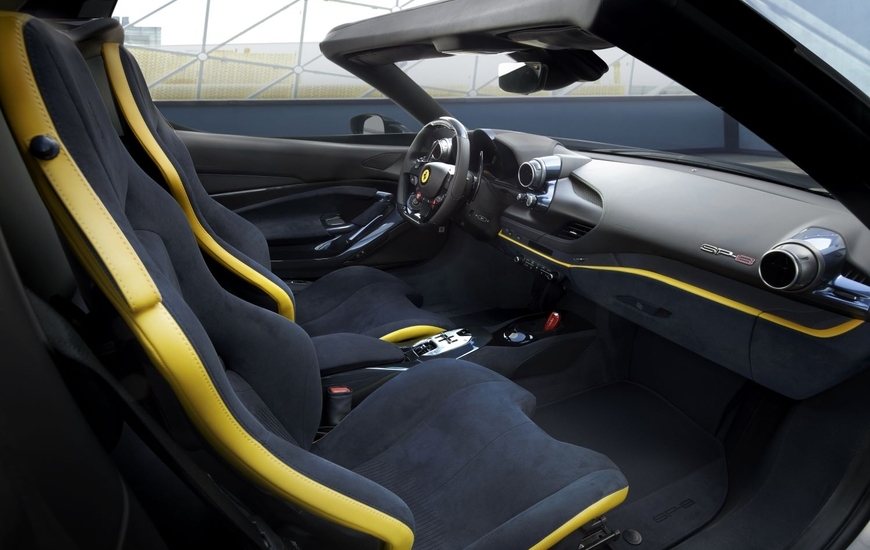 SP-8 interiors (ph. Ferrari.com)